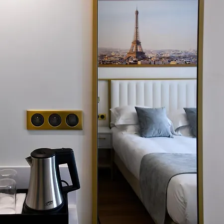 Des Deux Avenues Hotel