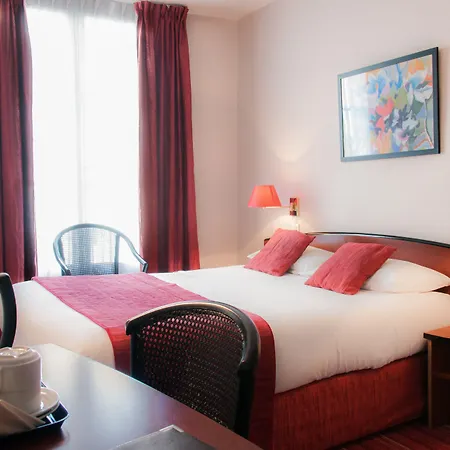 Des Deux Avenues Hotel 3*