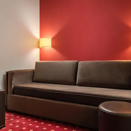 Des Deux Avenues Hotel 3*