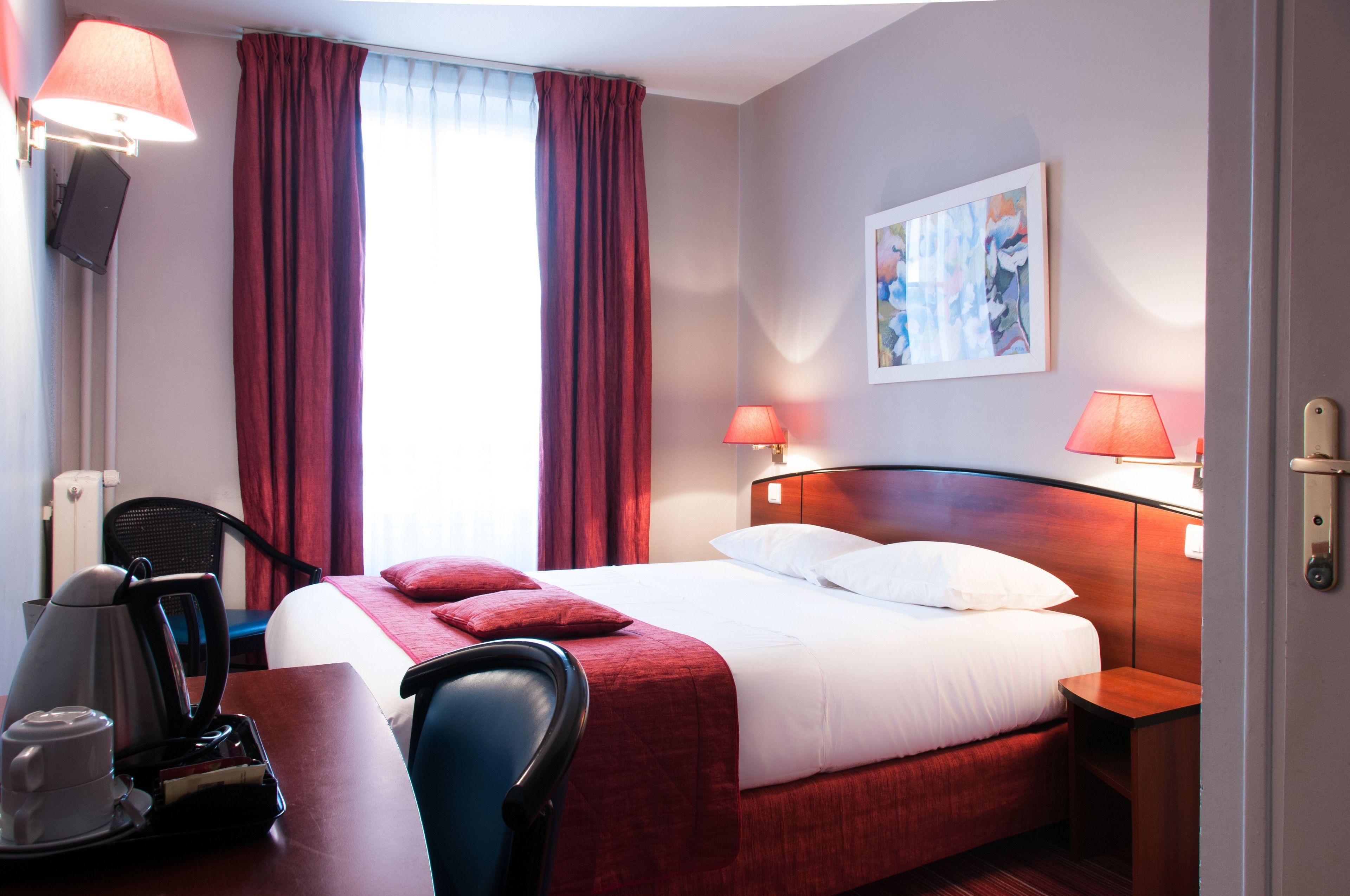 Des Deux Avenues Hotel Paris