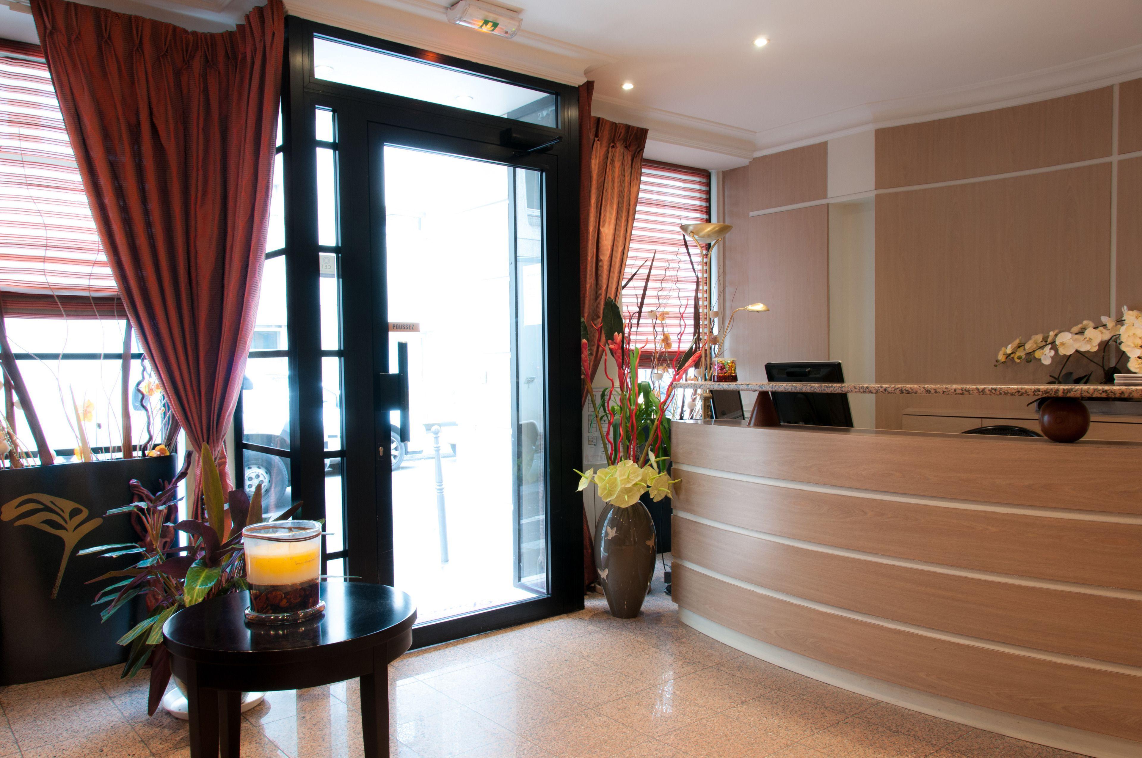 Des Deux Avenues Hotel Paris