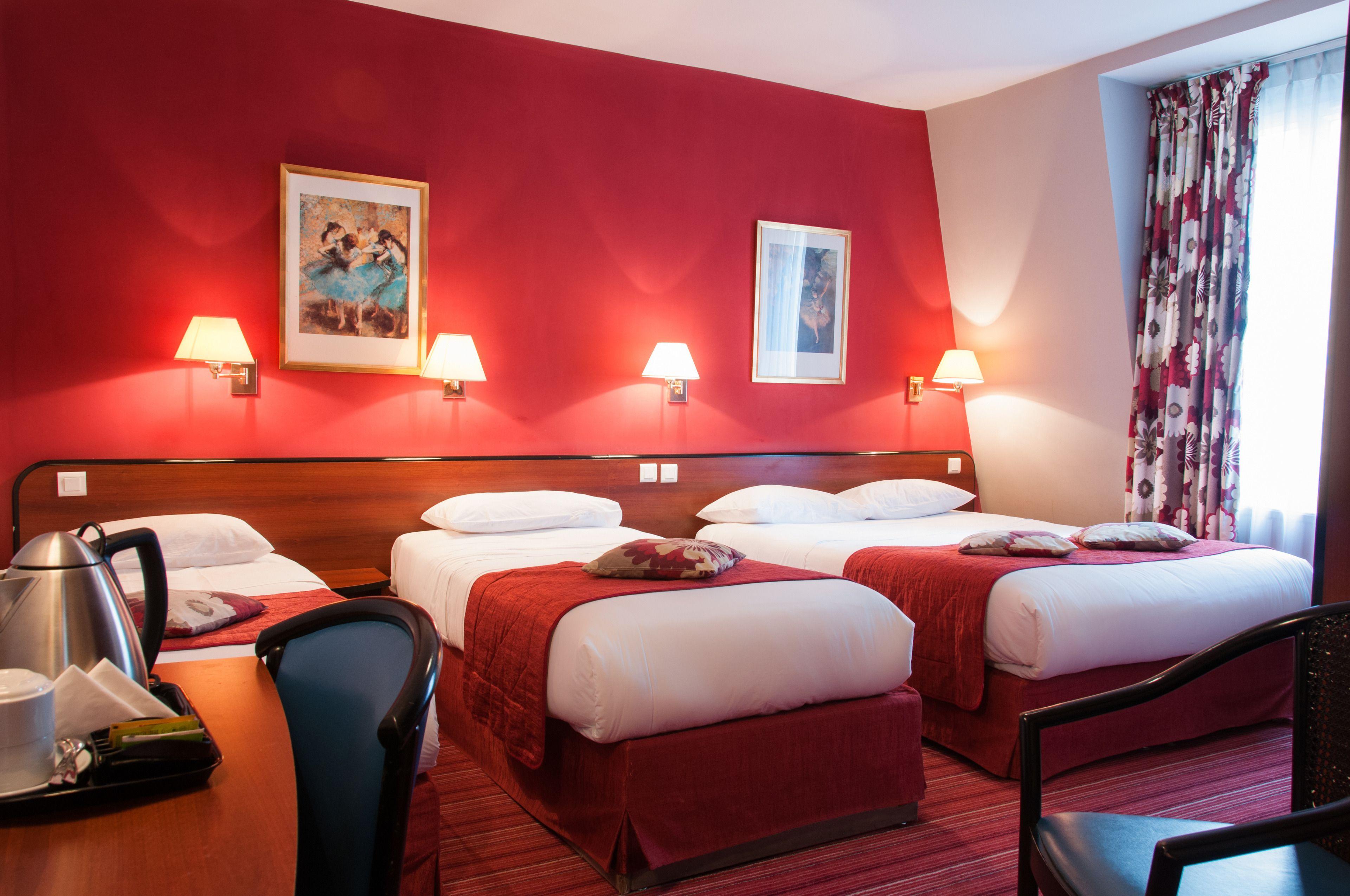 Des Deux Avenues Hotel