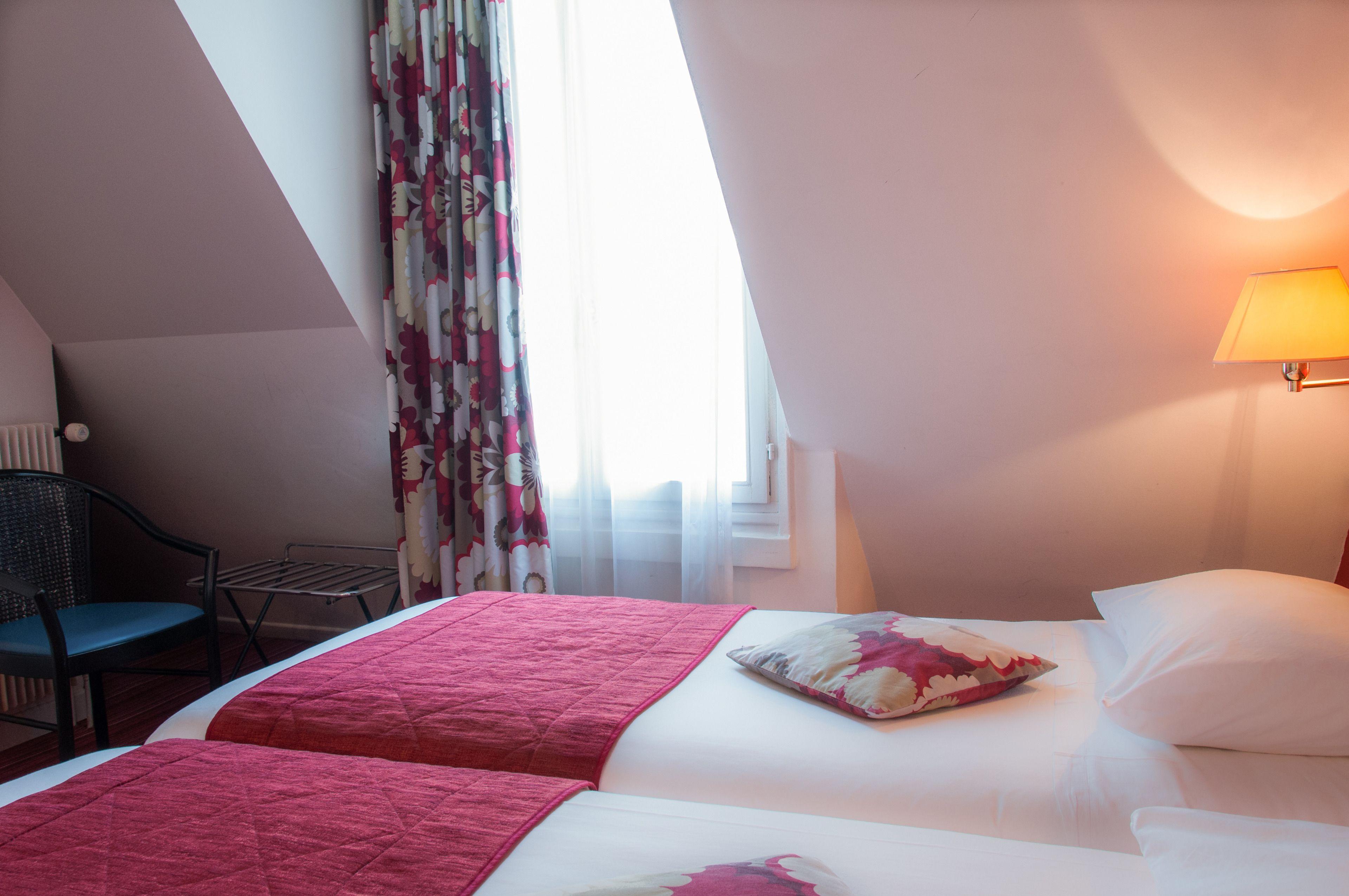 Des Deux Avenues Hotel