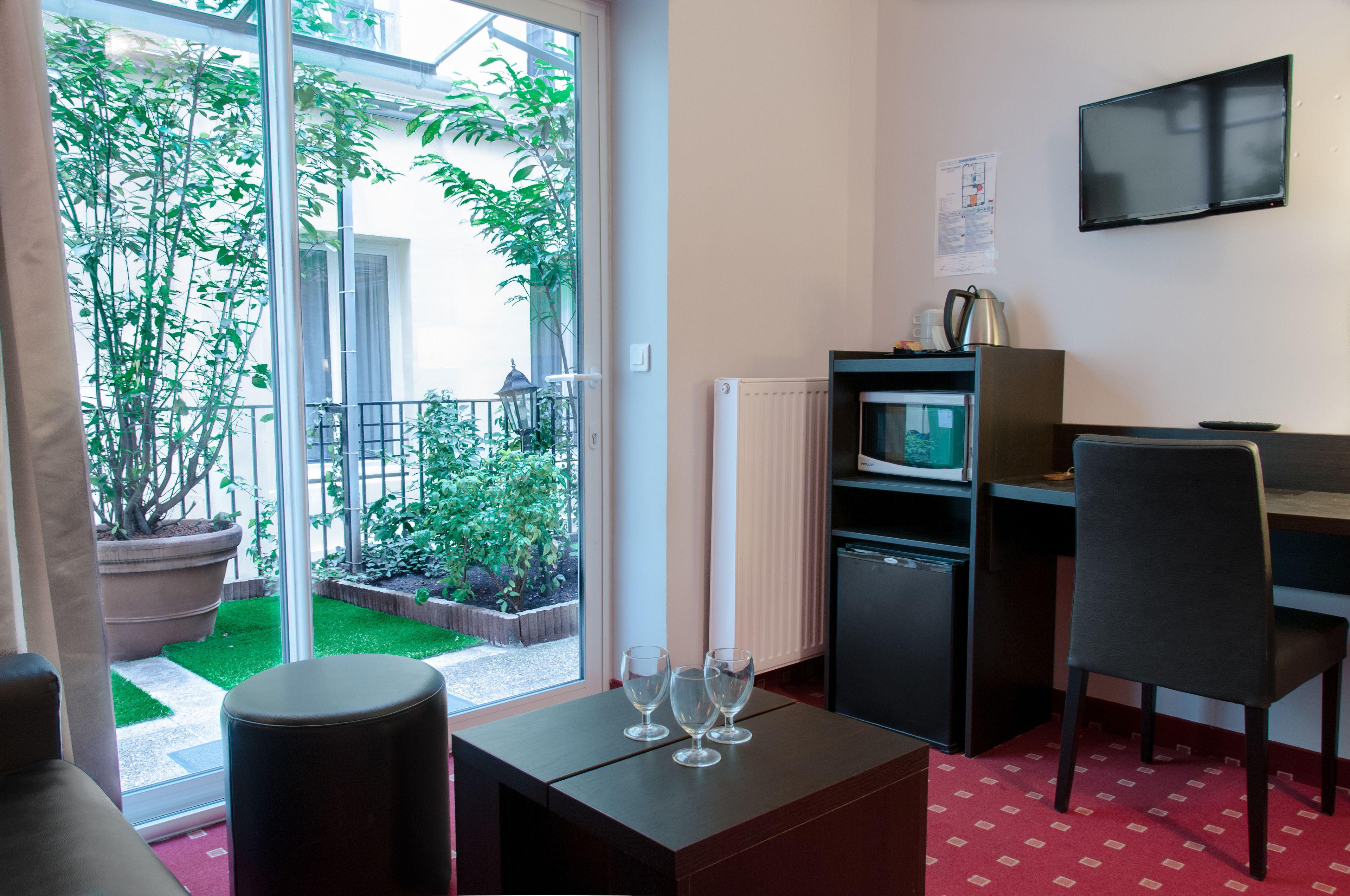 Hotel Des Deux Avenues Paris