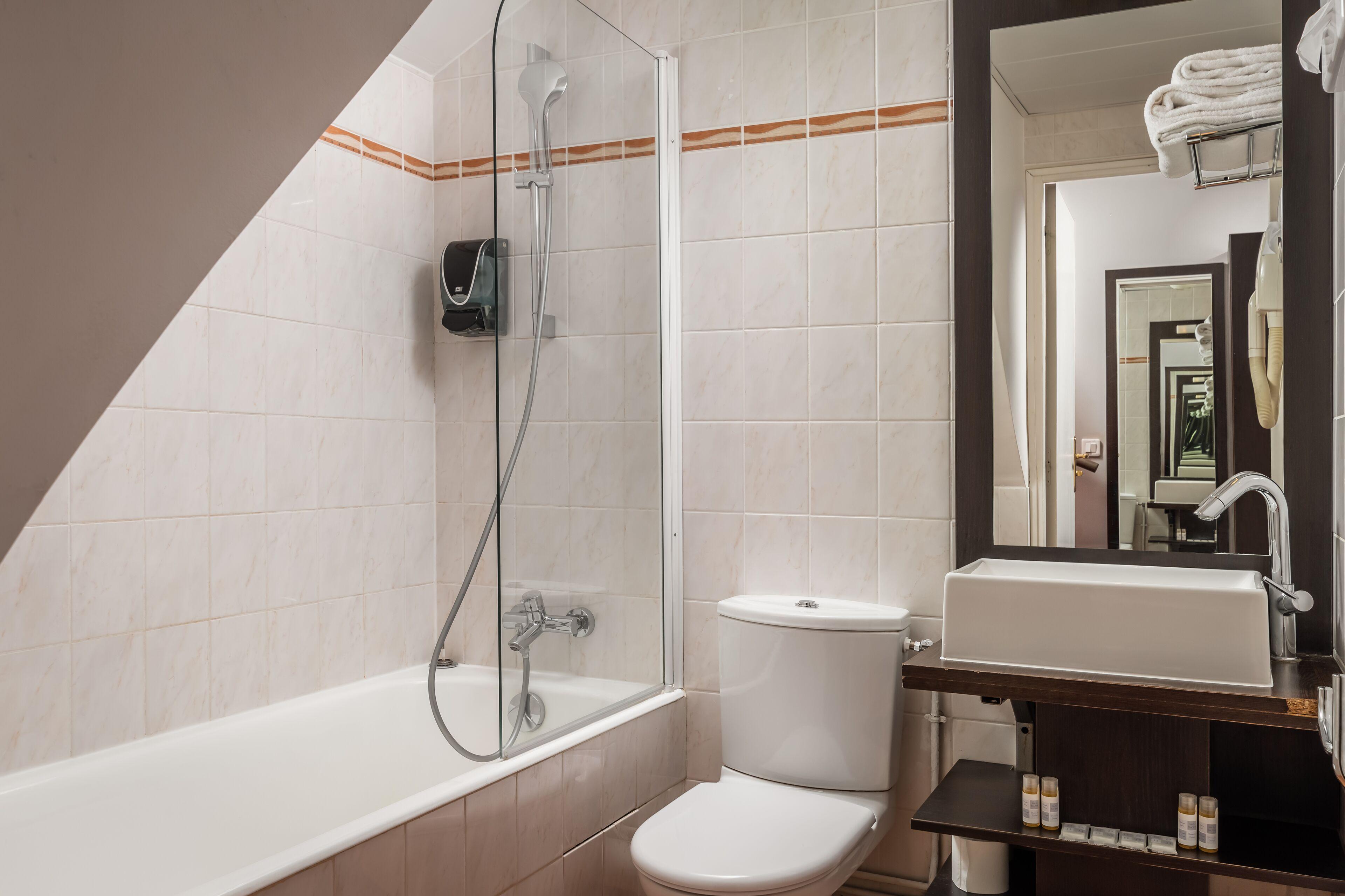 Hotel Des Deux Avenues Paris