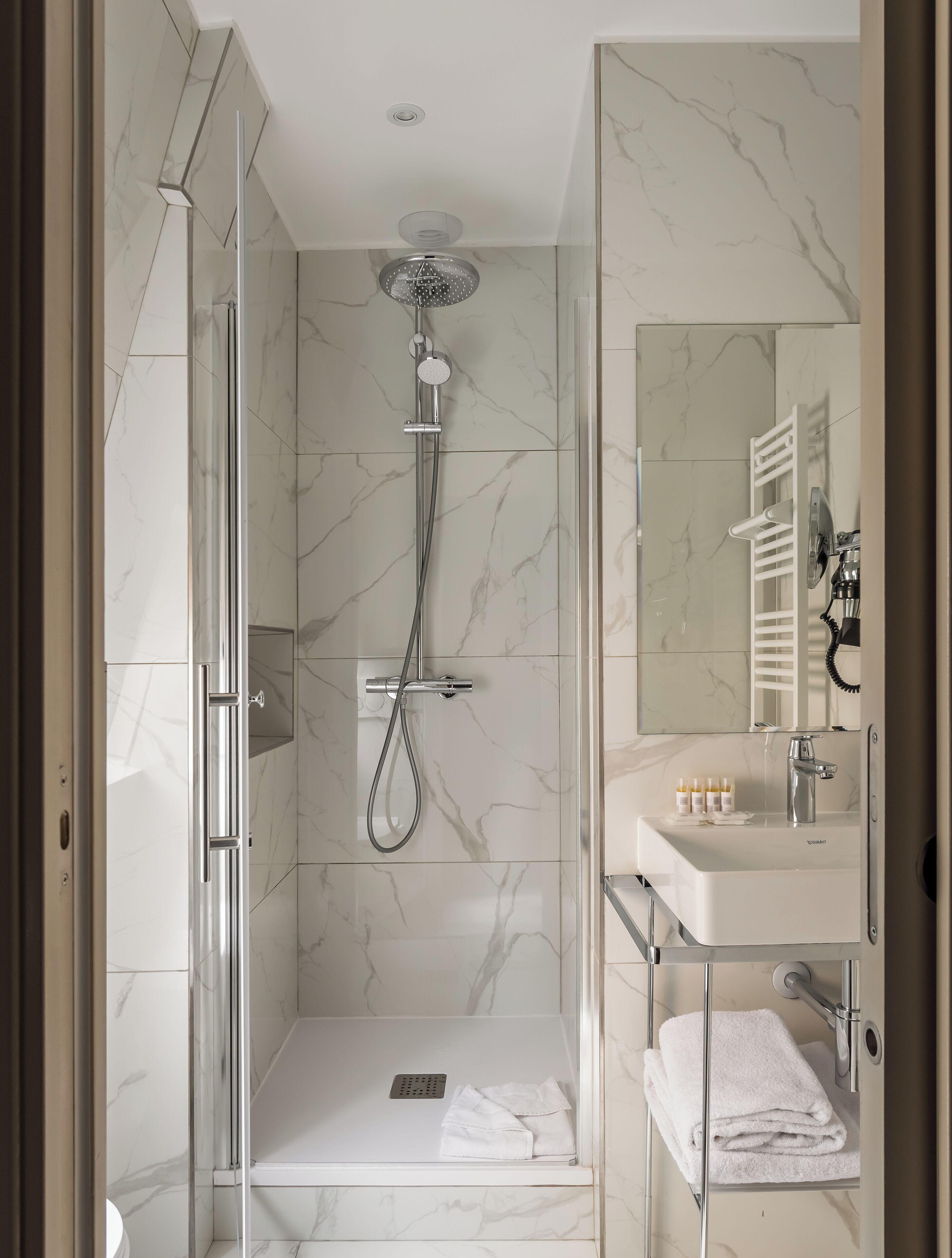 Des Deux Avenues Hotel 3*