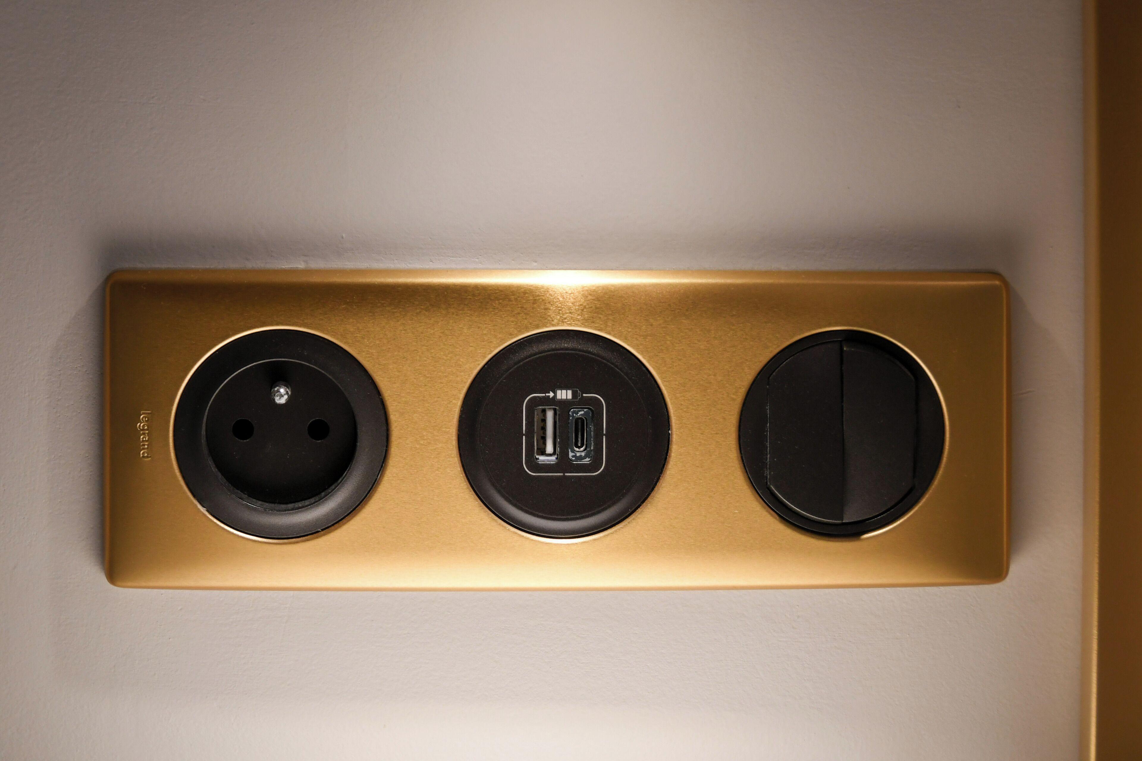 Hotel Des Deux Avenues 3*