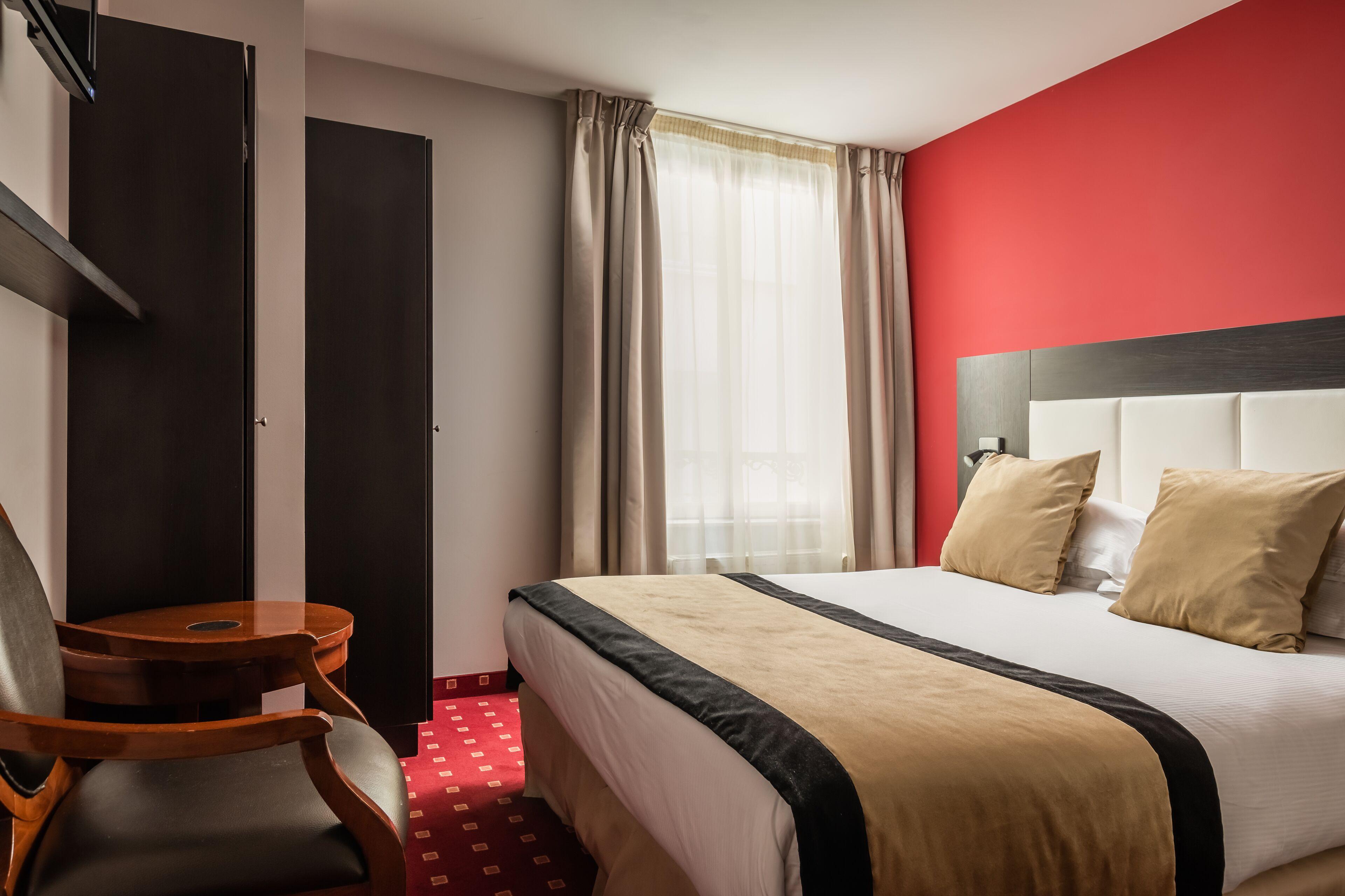 Des Deux Avenues Hotel 3*