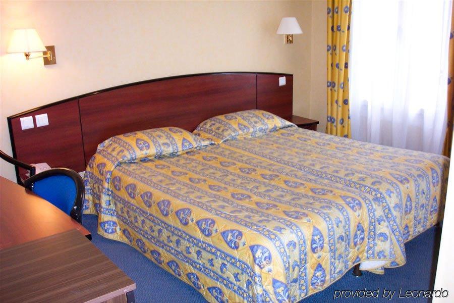 Des Deux Avenues Hotel 3*