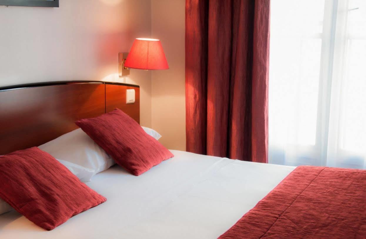 Des Deux Avenues 3* Paris